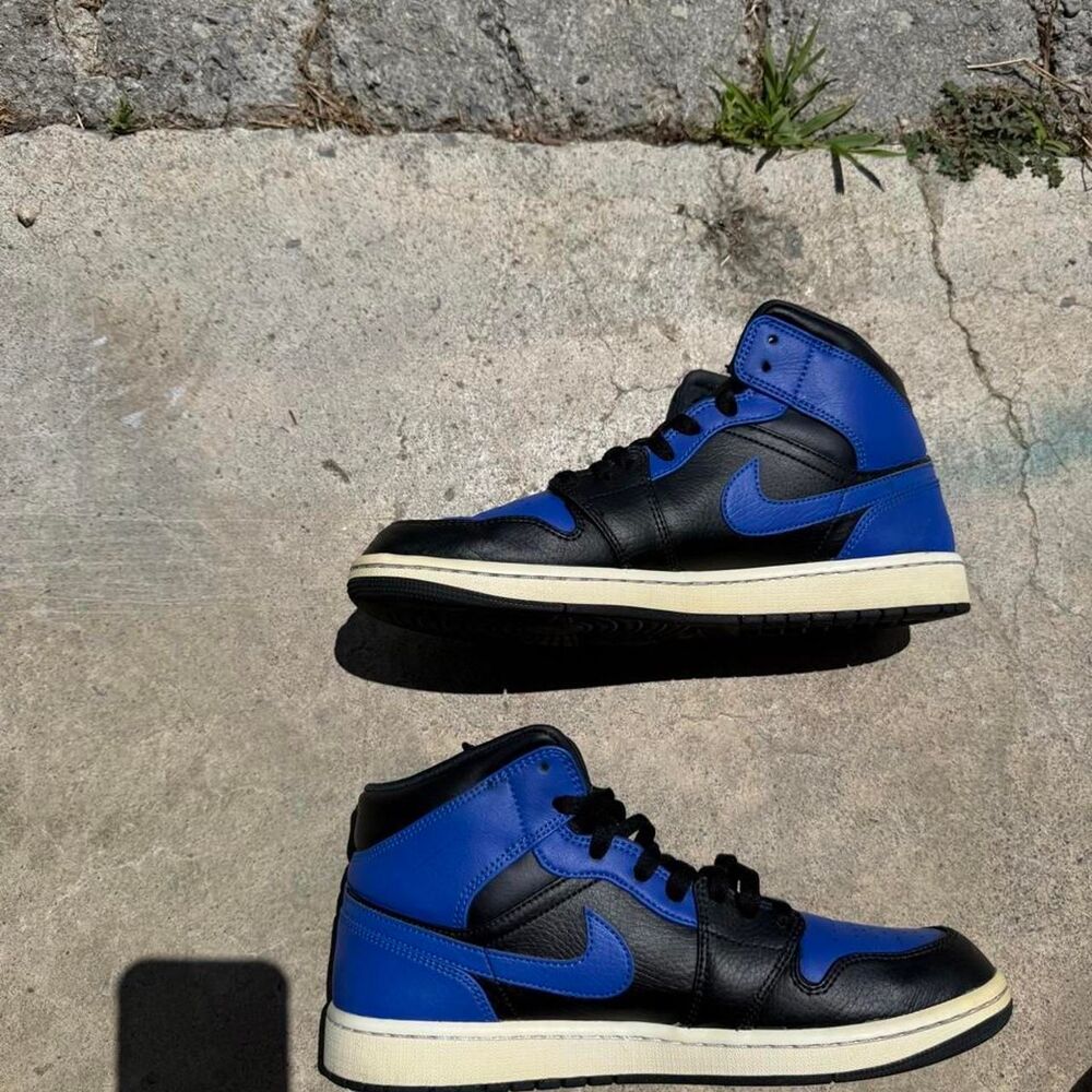 Jordan Men's Blue and Navy Trainers